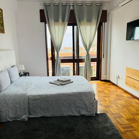 Guest house Grand Sasimi House *